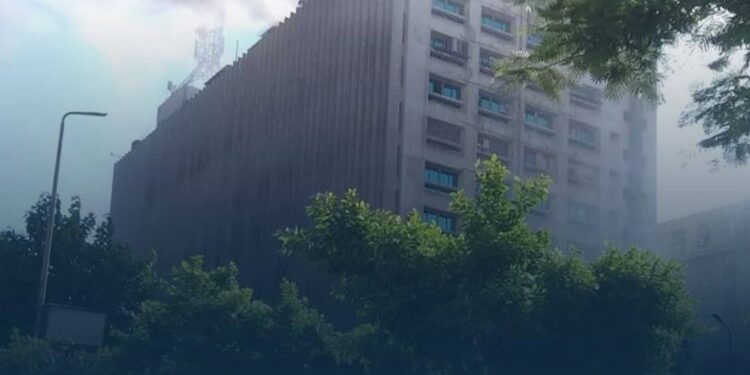 تأثر خدمات الاتصالات والانترنت نتيجة حدوث حريق بسنترال رمسيس