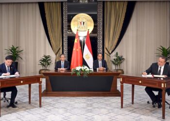 محافظ البنك المركزي المصري يوقع مذكرة تفاهم مع نظيره الصيني لتعزيز التعاون المشترك