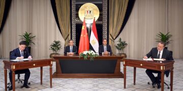 محافظ البنك المركزي المصري يوقع مذكرة تفاهم مع نظيره الصيني لتعزيز التعاون المشترك