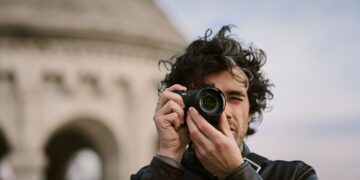 سوني تطلق الجيل الثالث من كاميرا آر إكس 1 آر خفيفة الوزن بمستشعر صور بالإطار الكامل