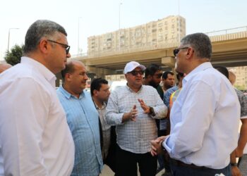 بدء أعمال الرفع المساحي لتنفيذ مشروع انشاء محور الإخلاص لربط المريوطية بالفريق كمال عامر