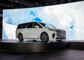 فتح باب الحجز لأول دفعة مستوردة من سيارات دونج فينج