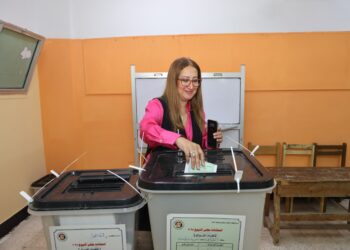 “رئيس البريد” تُدلي بصوتها في انتخابات “مجلس الشيوخ” ٢٠٢٥