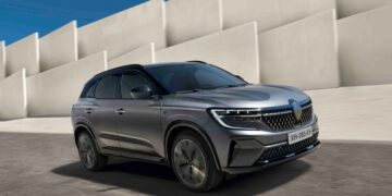 رينو أوسترال.. تكنولوجيا متطورة وفرص تمويل استثنائية