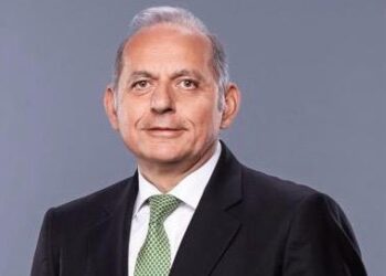 بنك مصر يخفض أسعار العائد على الأوعية الادخارية بالجنيه المصري والدولار الأمريكي