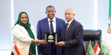 الأكاديمية العربية توقع مذكرة تفاهم مع كلية النهضة بالسودان لدعم التعاون المشترك