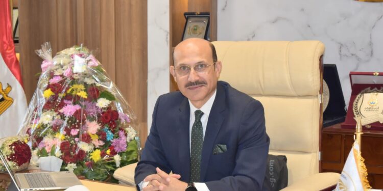 رئيس جامعة مدينة السادات يهنئ أعضاء هيئة التدريس