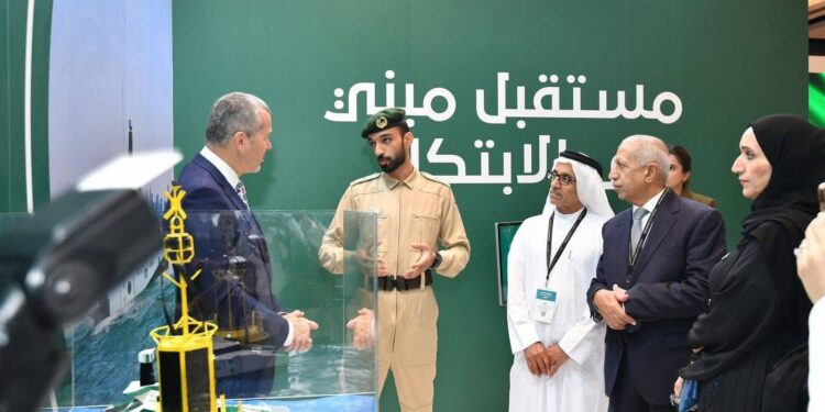 رئيس الأكاديمية العربية يشارك في فعاليات اليوم البحري العالمي في الإمارات