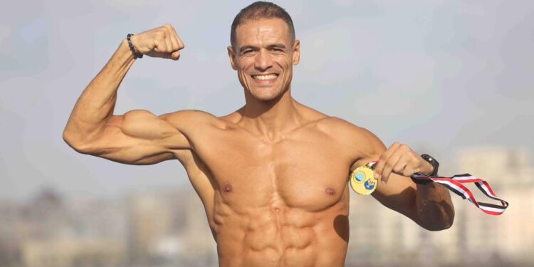 السبّاح المصري الدولي وليد أحمد يشارك في بطولة العالم للسباحة بالزعانف بالعلمين