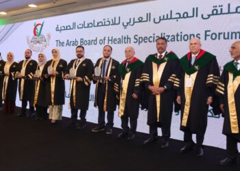 “العربي للاختصاصات الصحية” بعمان يحتفي بتخريج دفعة جديدة من الأطباء والممرضين