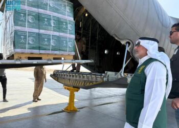 وصول الطائرة السعودية الـ70 لإغاثة الشعب الفلسطيني في غزة