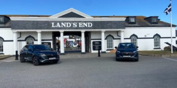 نيسان قشقاي تحصد جائزة أفضل سيارة كهربائية للعام الثاني على التوالي