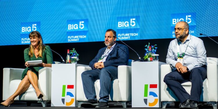 مسؤولون حكوميون وخبراء يُسلطون الضوء على استراتيجيات التعاون خلال قمة Big 5 Global