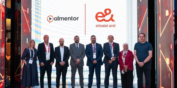 إي آند مصر توقع شراكة مع منصة المنتور لتقديم تجربة تعليمية رقمية غير مسبوقة