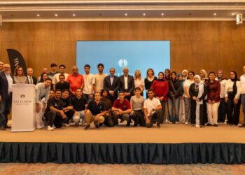 اطلاق “مبادرة عز العرب للمنح الدراسية” لدعم الموهوبين والمتفوقين