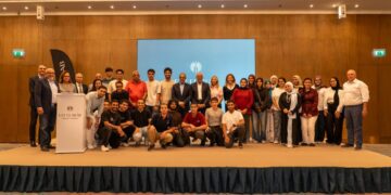 اطلاق “مبادرة عز العرب للمنح الدراسية” لدعم الموهوبين والمتفوقين