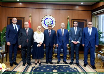 رئيس الزراعي المصري يلتقي محافظ الدقهلية لتعزيز أوجه التعاون