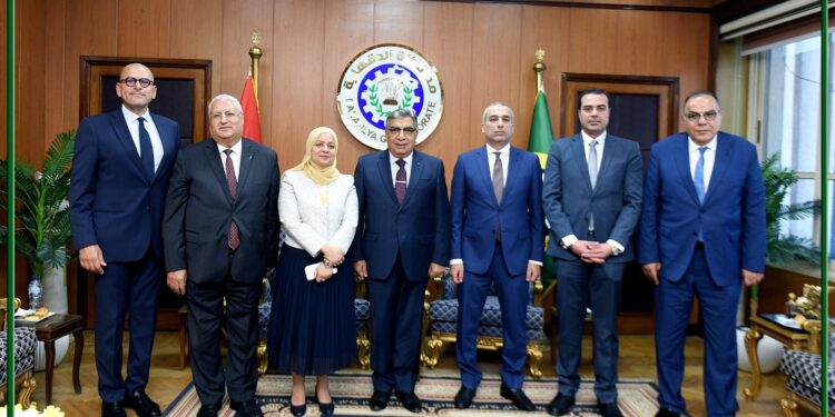 رئيس الزراعي المصري يلتقي محافظ الدقهلية لتعزيز أوجه التعاون