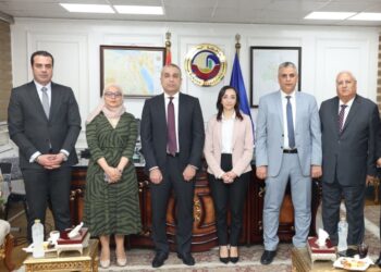 رئيس “الزراعي المصري” يستعرض مع محافظ البحيرة برامج تمويل صغار المزارعين