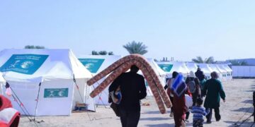 الأسر النازحة في غزة تشكر المملكة على إنشاء مخيم يعيد الطمأنينة لها