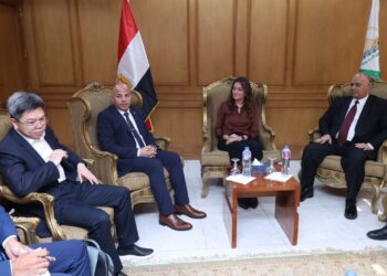 وفد صيني يلتقي نائب محافظ الجيزة ومنظومة OMC لبحث فرص التعاون