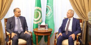 عبدالغفار يستقبل عميد كلية الدراسات البحرية بجامعة الملك عبدالعزيز بالسعودية