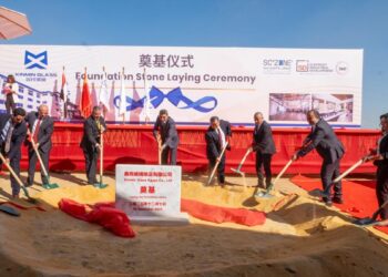 وضع حجر أساس مصنع شين مين للزجاج بالسخنة الصناعية