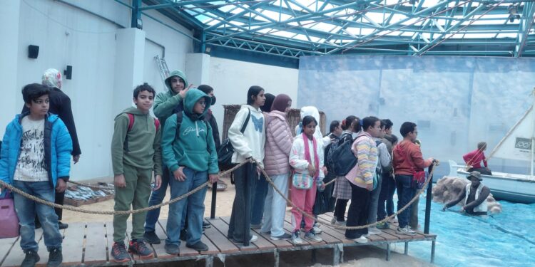 اتوبيس الفن الجميل يتوجه إلي متحف الفنون الشعبية