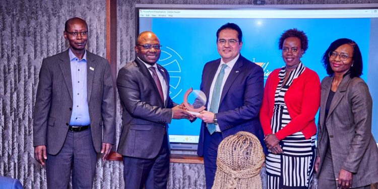 “التجاري الدولي” يحتفل بتخرج الدفعة الثالثة من برنامج “الائتمان المصرفي لشرق إفريقيا” في كينيا