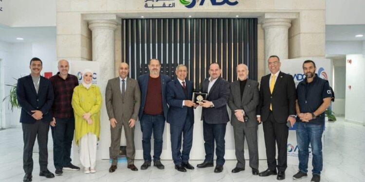 رئيس الأكاديمية العربية يزور مؤسسات النقل البحري بالعقبة