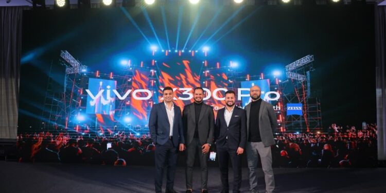 vivo تُطلق X300 Pro مدعومًأ بكاميرا ZEISS APO بدقة 200 ميجابكسل