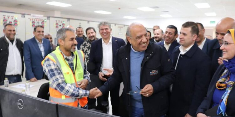 عصمت: نفذنا 31 محطة محولات جديدة وتوسعات فى 40 محطة