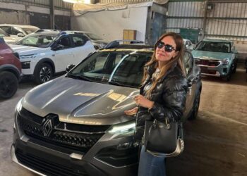 وكيل رينو يرد على ادعاءات واقعة “سيدة السيارة”