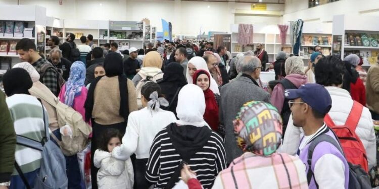معرض الكتاب يتخطى 4.5 مليون زائر خلال 9 أيام