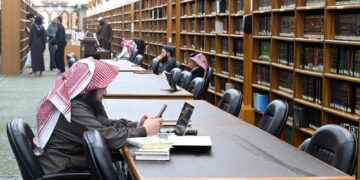 مكتبة المسجد النبوي رافدٌ علميّ للباحثين ووجهة لطلاب العلم