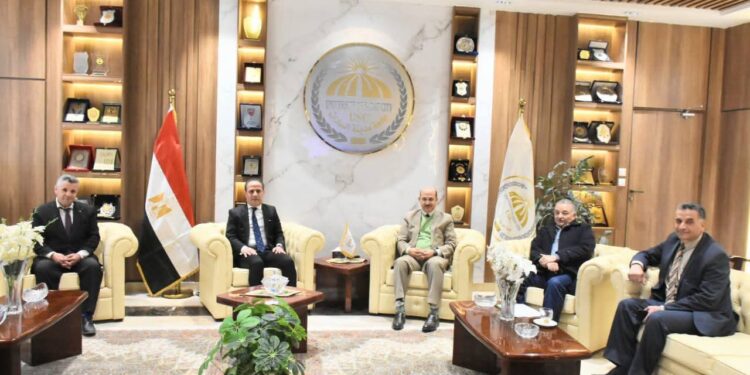 “عزب” يستقبل عضو مجلس الشيوخ ورئيس مجلس أمناء مدينة السادات