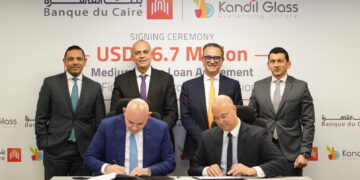 بنك القاهرة يوقع اتفاقية مع قنديل للزجاج بقيمة 20.4 مليون دولار