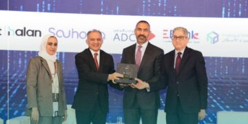 مؤتمر التكنولوجيا المالية يكرم بنك قناة السويس