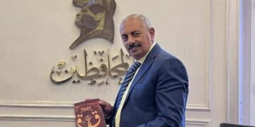 “خطاب” يتقدم بأوراق ترشحه لرئاسة حزب المحافظين