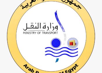 اصطدام قطار مع عربة نقل بدون لوحات