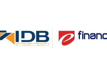 بنك التنمية الصناعية يحصل على درع تكريمي من اي فاينانس