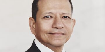 المشرق يحقق عاماً استثنائياً في 2025 بإيرادات تشغيلية 12.6 مليار درهم