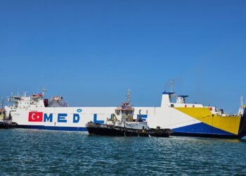 سفينة الهلال الأحمر التركي تحمل ٣٣٠٠ طن مساعدات لغزة