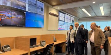 اتخاذ كافة الإجراءات لضمان انتظام الحركة الجوية بمطار القاهرة