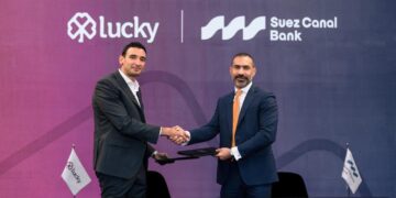 “قناة السويس” يوقع اتفاقية مع “لاكي” لتعزيز نمو الخدمات المالية الرقمية