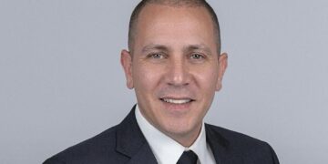 “أمين”رئيسًا تنفيذيًا وعضوًا بمجلس الإدارة في “تاون رايترز”