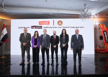 وزارة العمل و”طلبات” تدشنان المرحلة الثانية من توزيع معدات الحماية لسائقي التوصيل