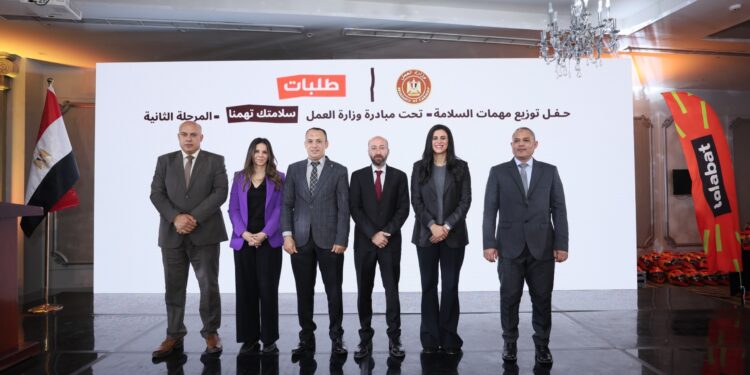 وزارة العمل و”طلبات” تدشنان المرحلة الثانية من توزيع معدات الحماية لسائقي التوصيل