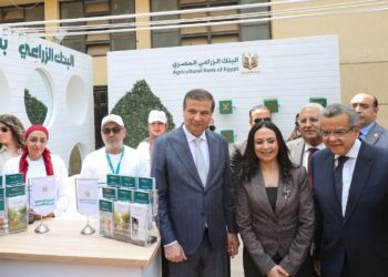 “الزراعي المصري” يشارك في معرض زهور الربيع وإقبال على جناح البنك