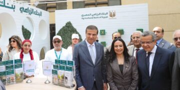 “الزراعي المصري” يشارك في معرض زهور الربيع وإقبال على جناح البنك